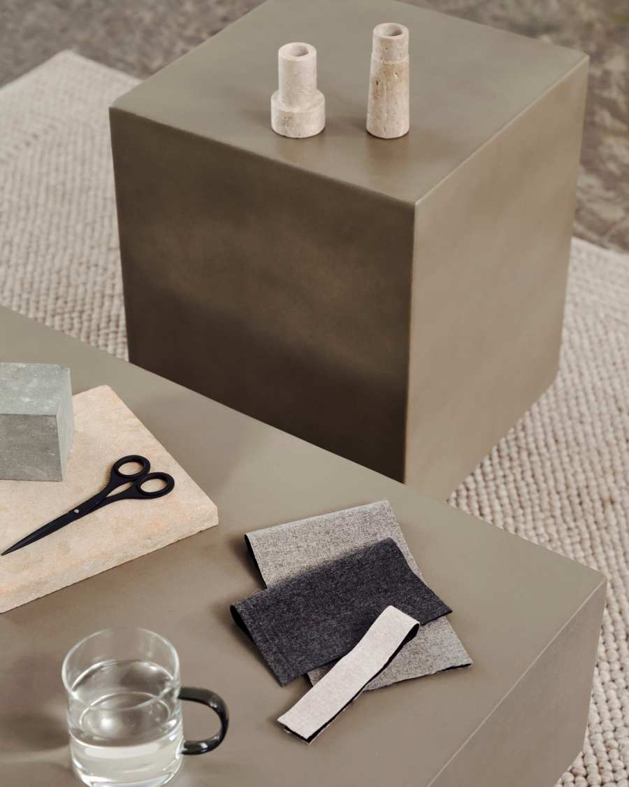 Rustella Beistelltisch aus Zement 35 x 35 cm