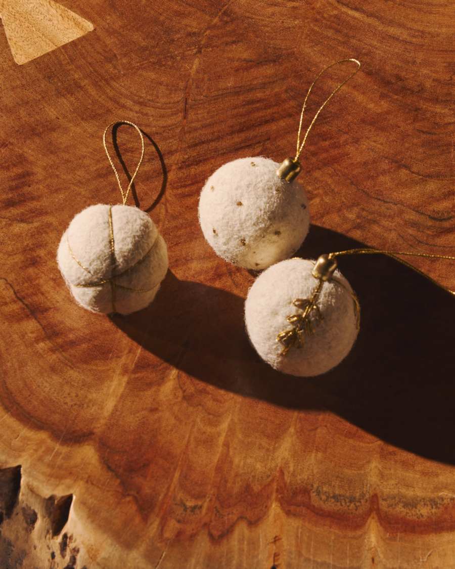 Breshi set of 3 large white decorative pendant balls with gold details