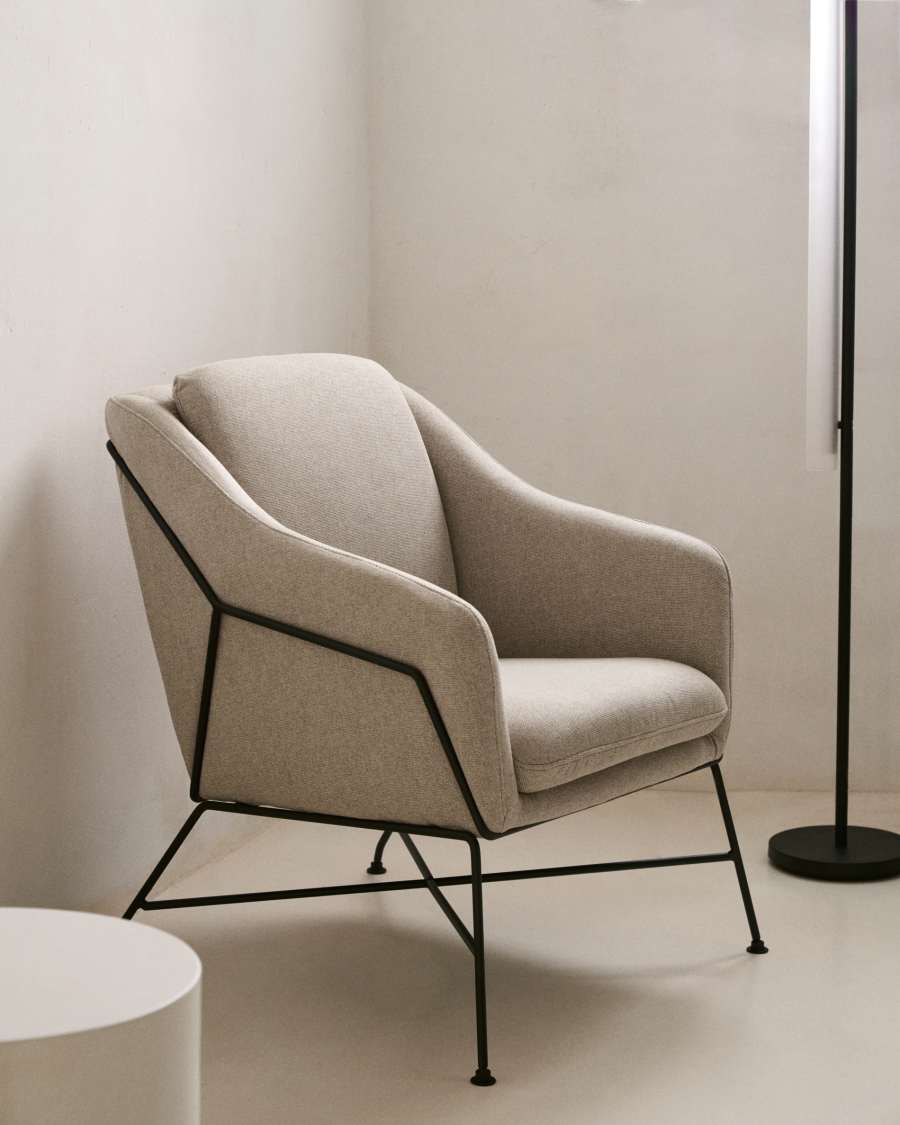 Brida armchair in beige and steel legs with black finish