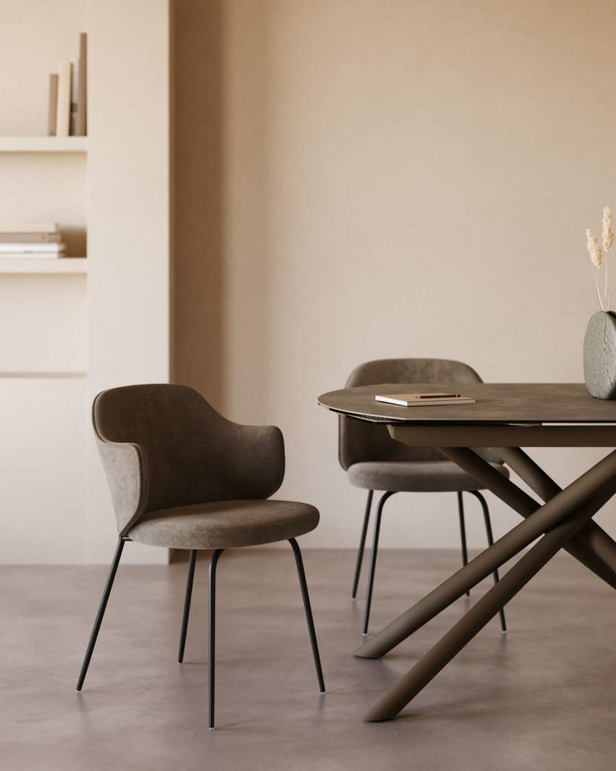 Yunia chair in brown with steel legs in a painted black finish FR