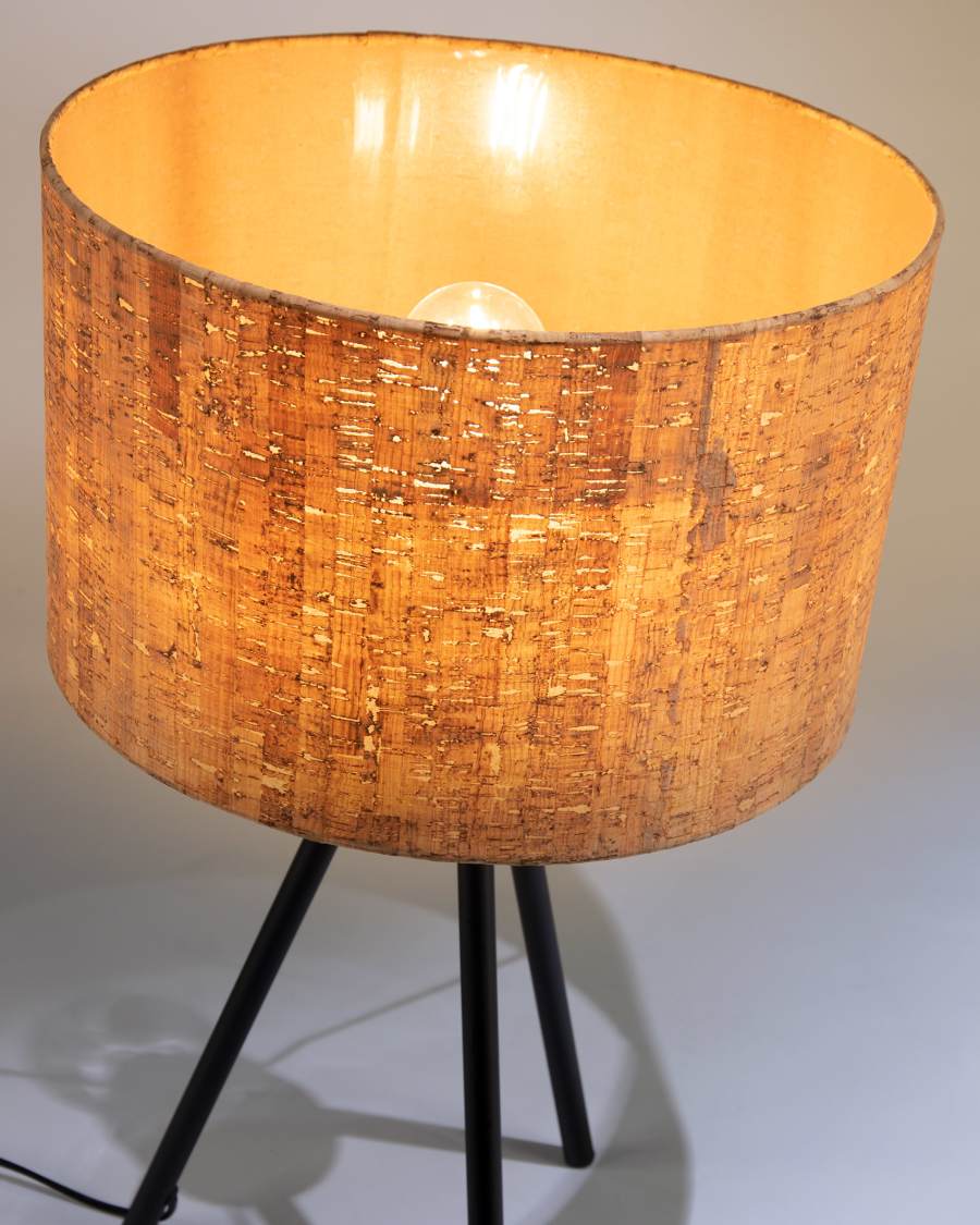 Lámpara de mesa Shaden de corcho y acero