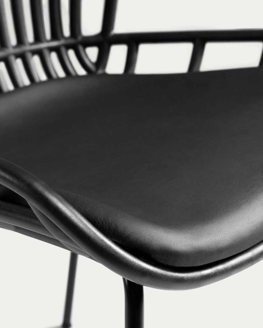 Surpik chair with steel legs in black finnish