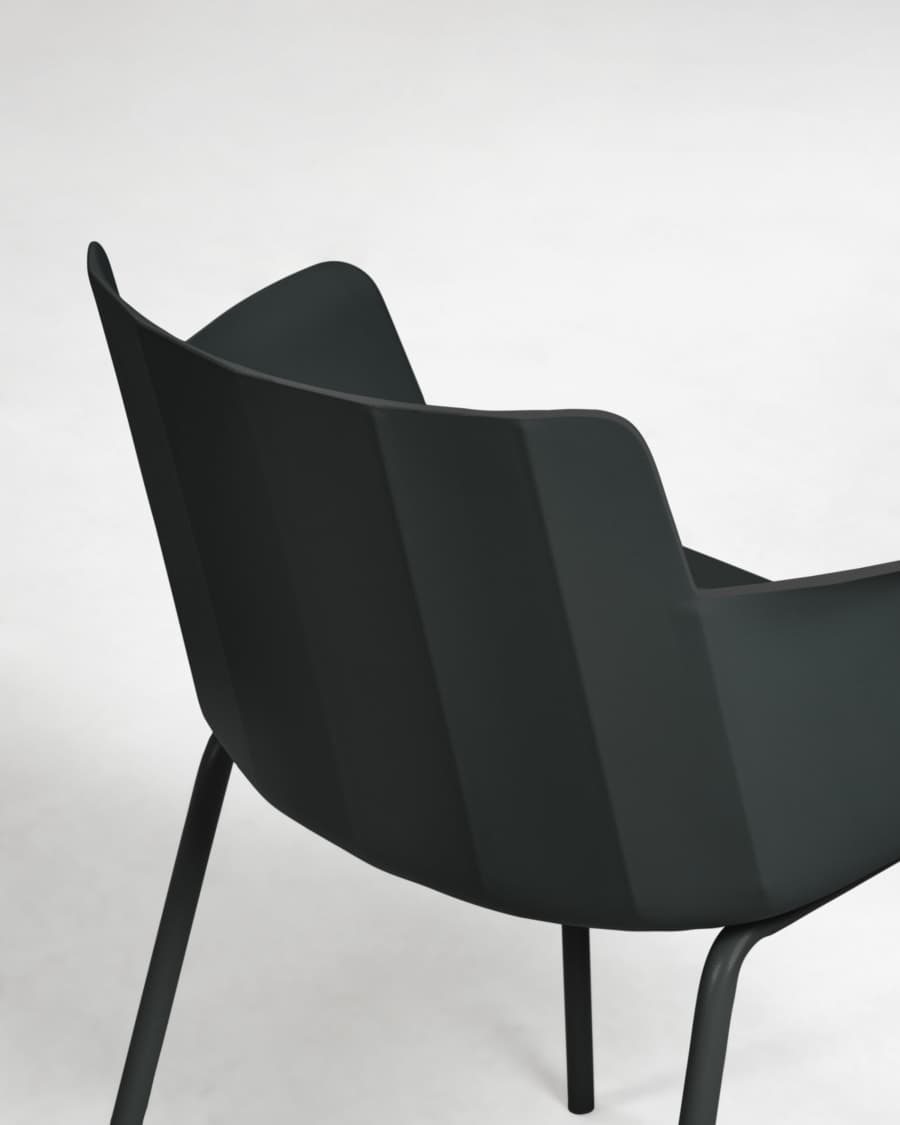 Outdoor Hannia black chair with armrests
