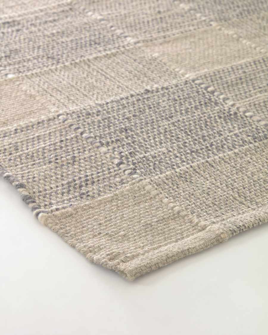 Donata striped rug in beige and grey 160 x 230 cm