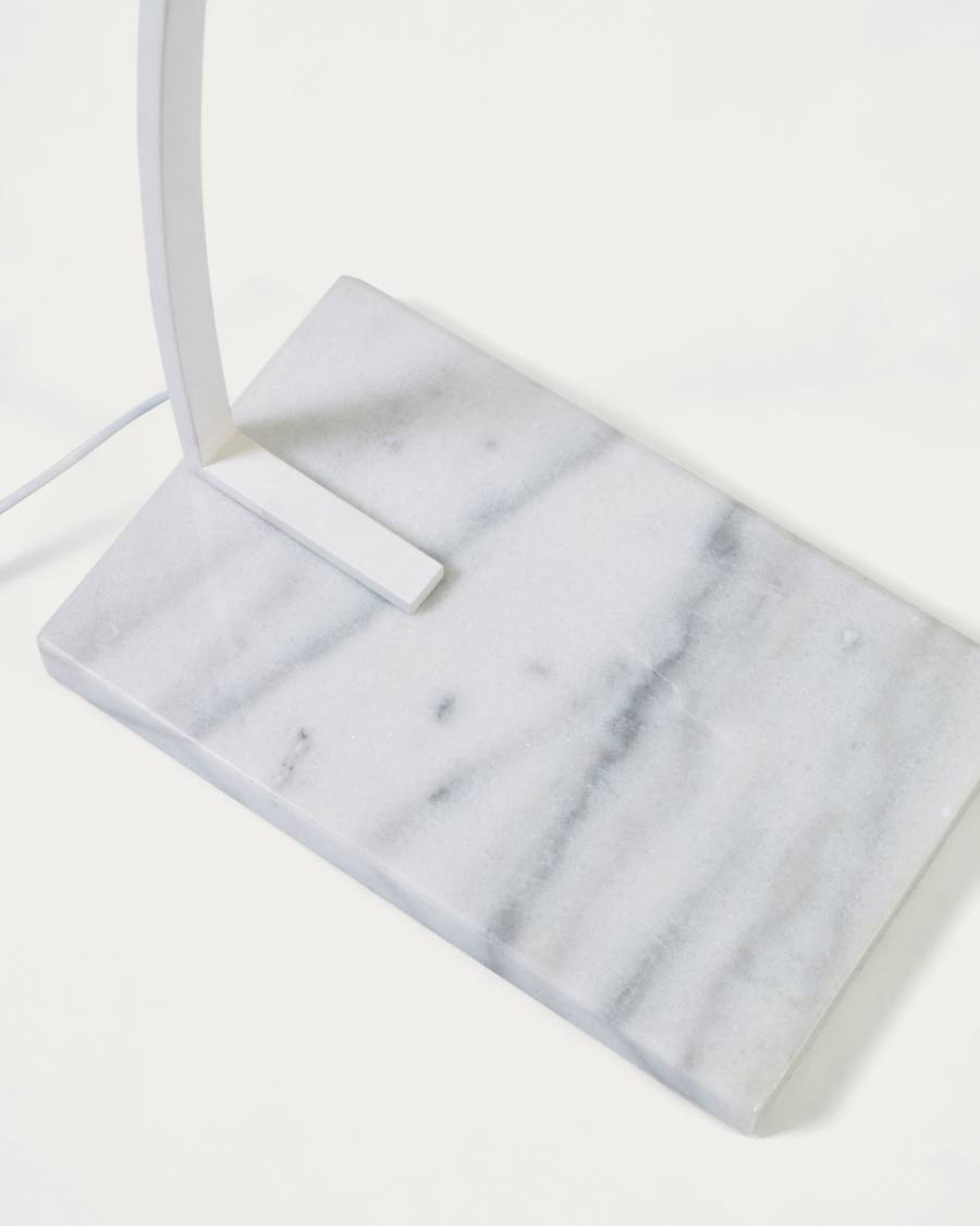 Φωτιστικό δαπέδου Juhe σε καπλαμά από ξύλο οξιάς, ατσάλι και λευκό μάρμαρο, αντάπτορας UK