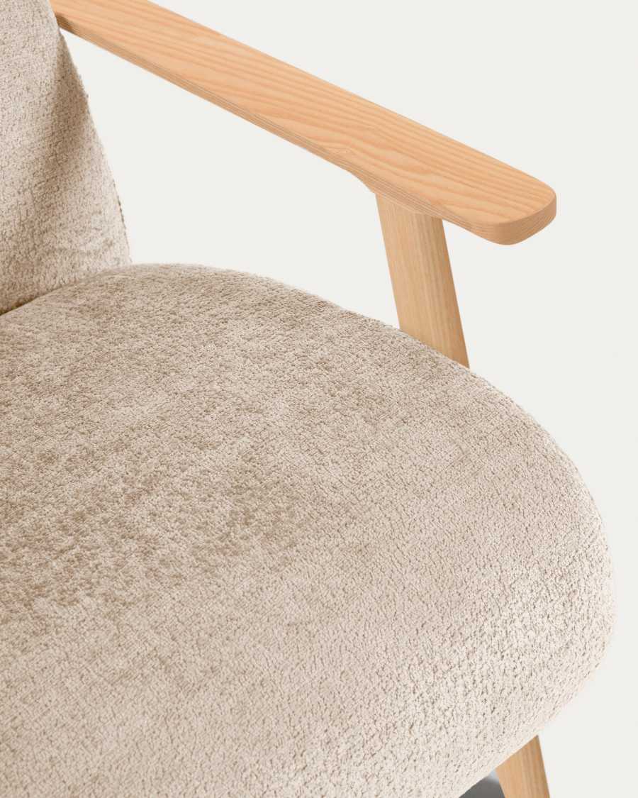 Meghan fauteuil in beige chenille en hout met natuurlijke afwerking