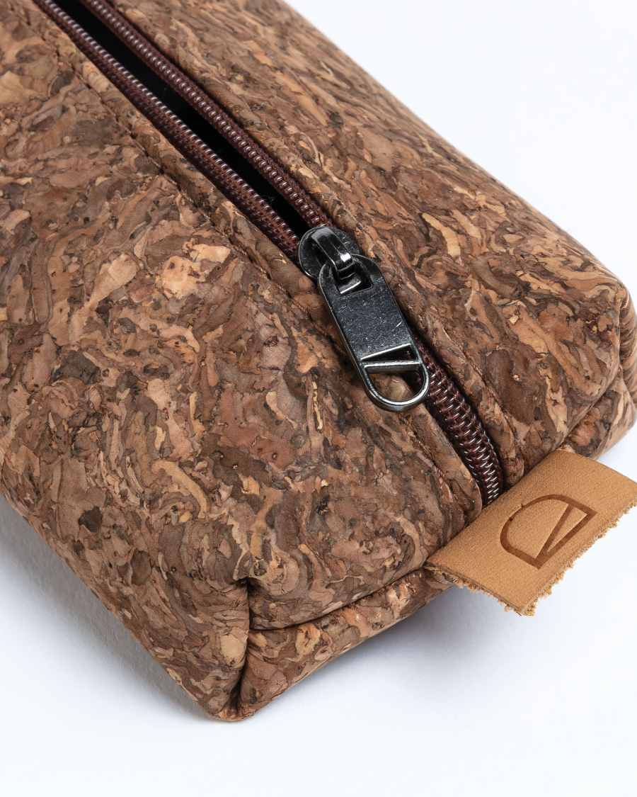 Federpennal Foa dunkler Kork mit Reissverschluss