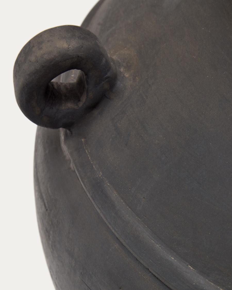 Mesut Vase aus Terrakotta in Schwarz 38,5 cm