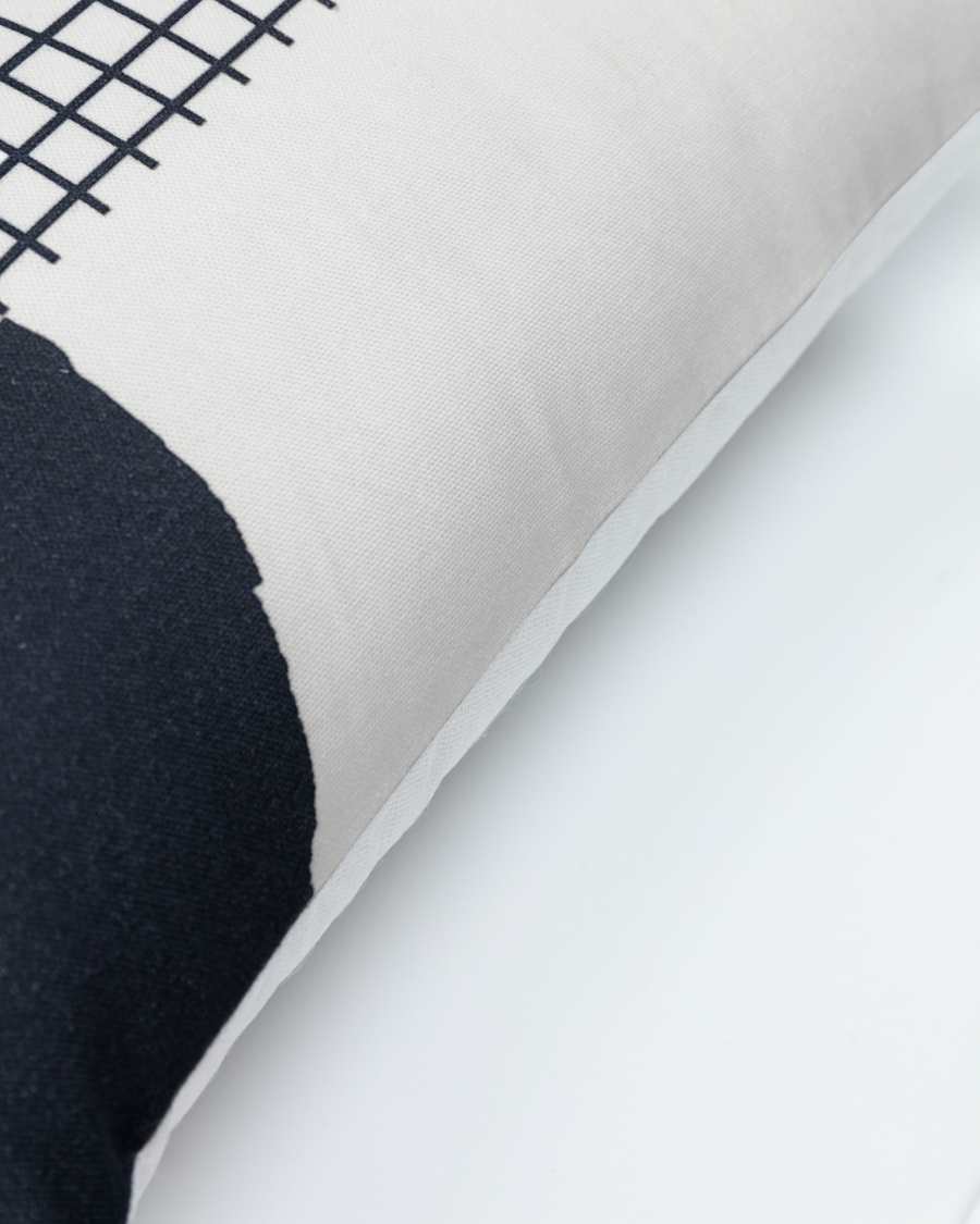 Housse de coussin Nahue blanc et noir 45 x 45 cm