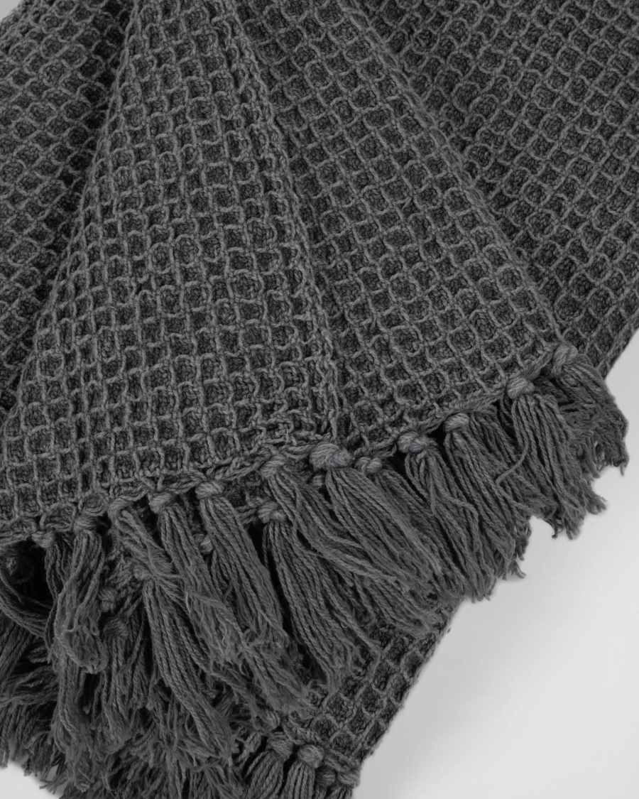 Shallow grey blanket 130 x 170 cm