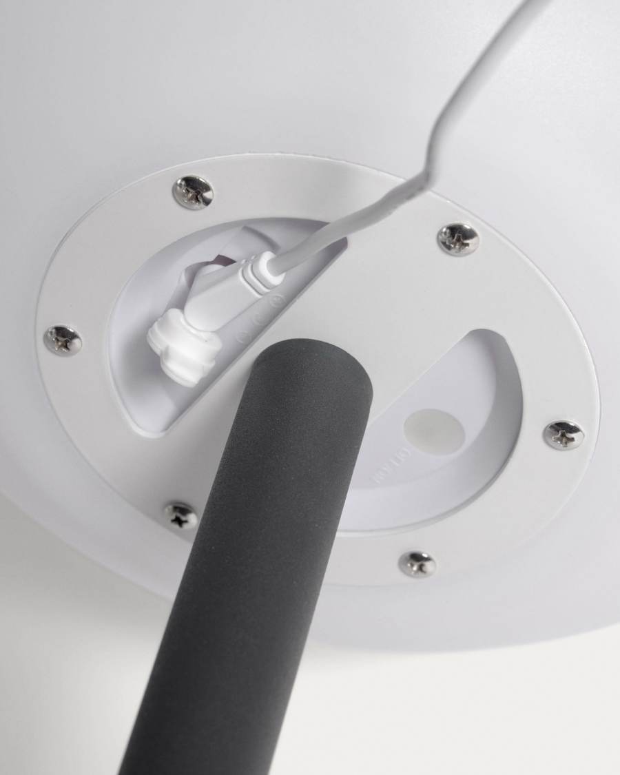 Outdoor Dinesh table lamp in black steel