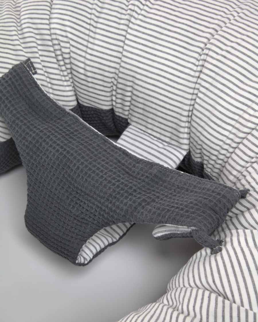 Madinna Stillkissen, 100% Bio-Baumwolle (GOTS) mit grauen Streifen