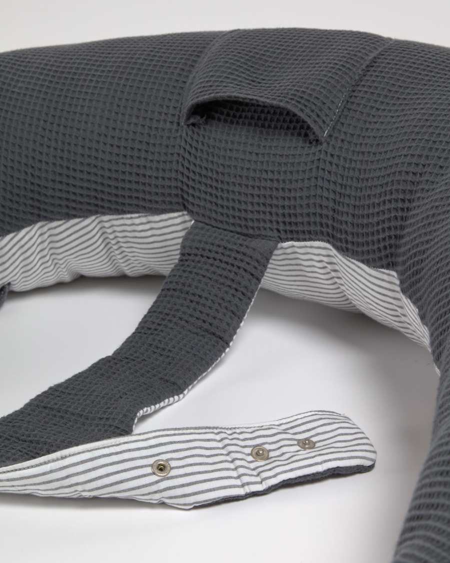 Madinna Stillkissen, 100% Bio-Baumwolle (GOTS) mit grauen Streifen