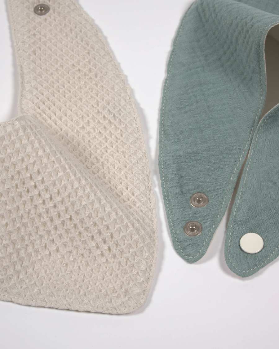 Set of two 100% organic cotton (GOTS) Lupe bandanas in beige and turquoise