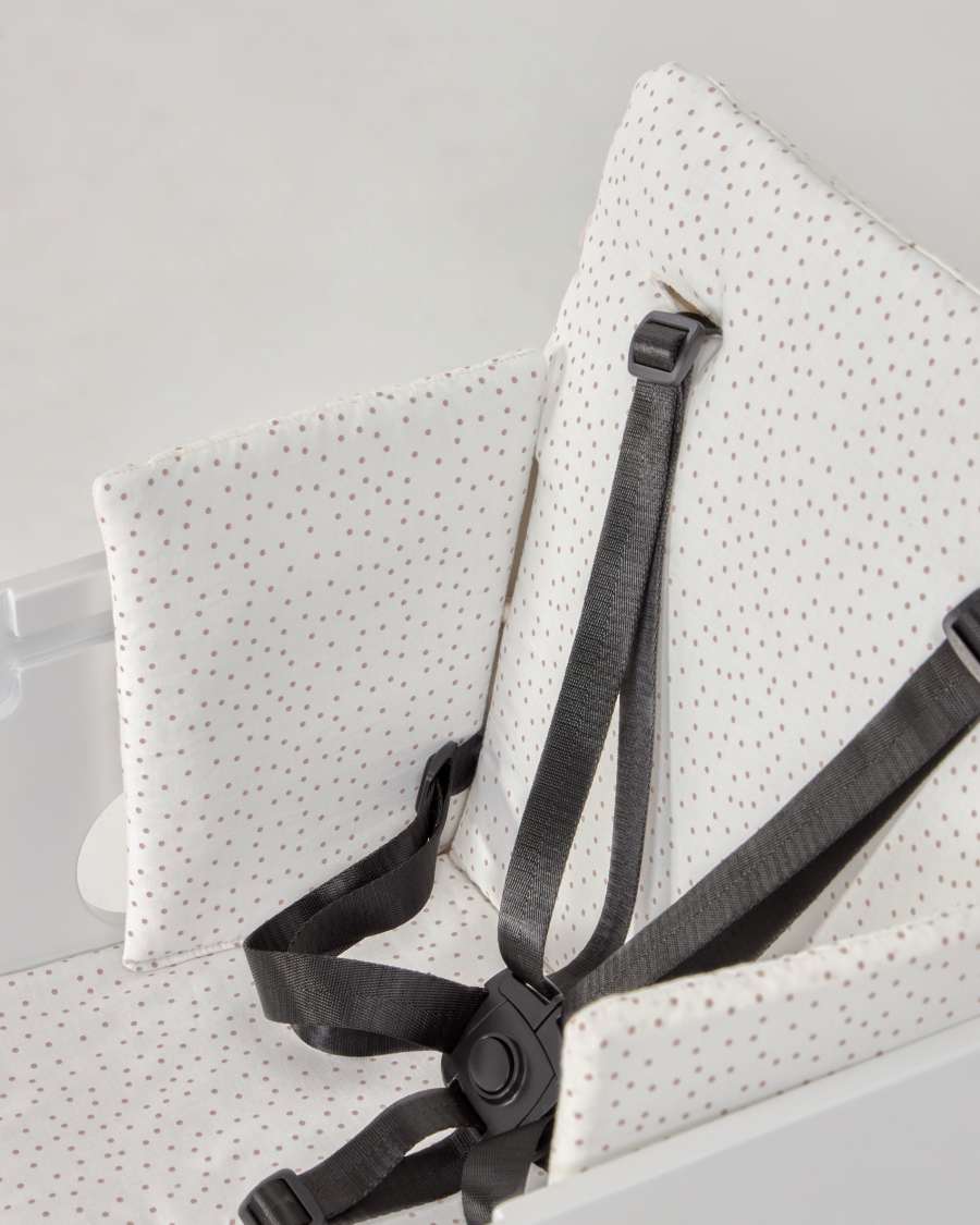 100% organic cotton (GOTS) Nuun highchair cushion in pink polka dots