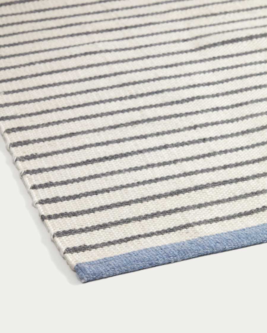 Tappeto in PET Catiana a righe grigie 60 x 90 cm