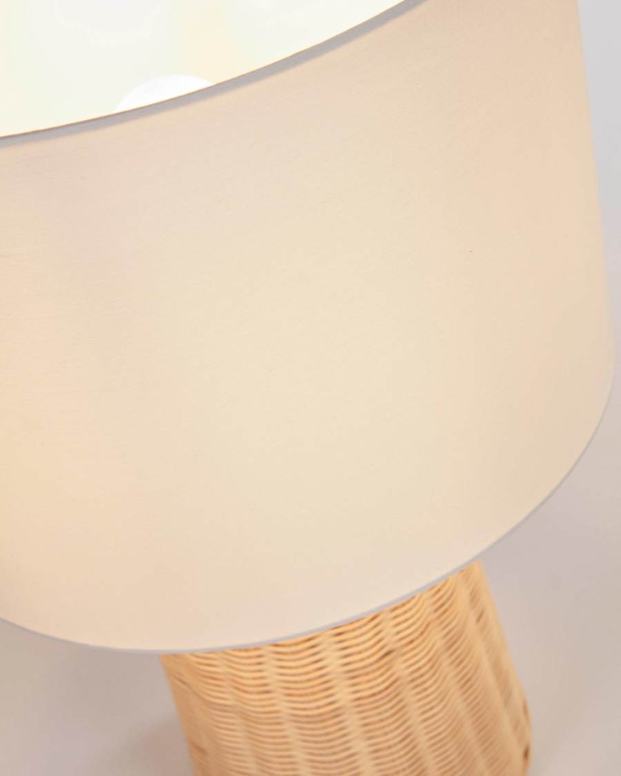 Lampada da tavolo Kimjit in rattan finitura naturale con adattatore UK