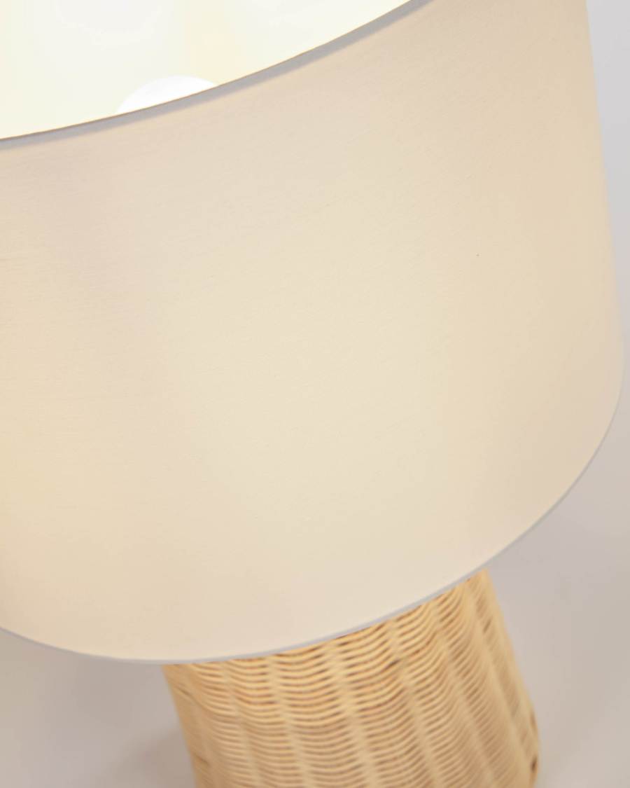 Kimjit table lamp in rattan with natural finish1