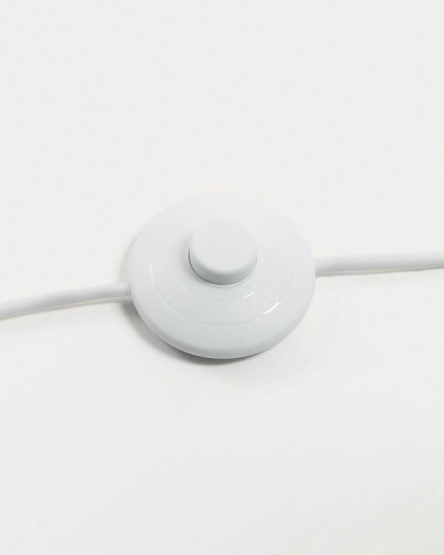 Damila Stehlampe aus Metall weiß und Rattan mit natürlichem Finish