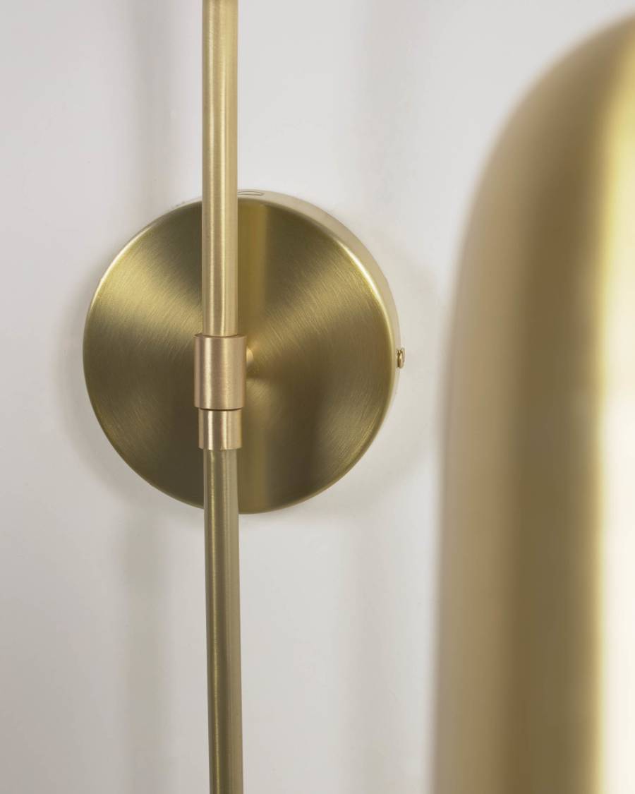 Audrie Wandlampe aus Metall mit Messingoberfläche