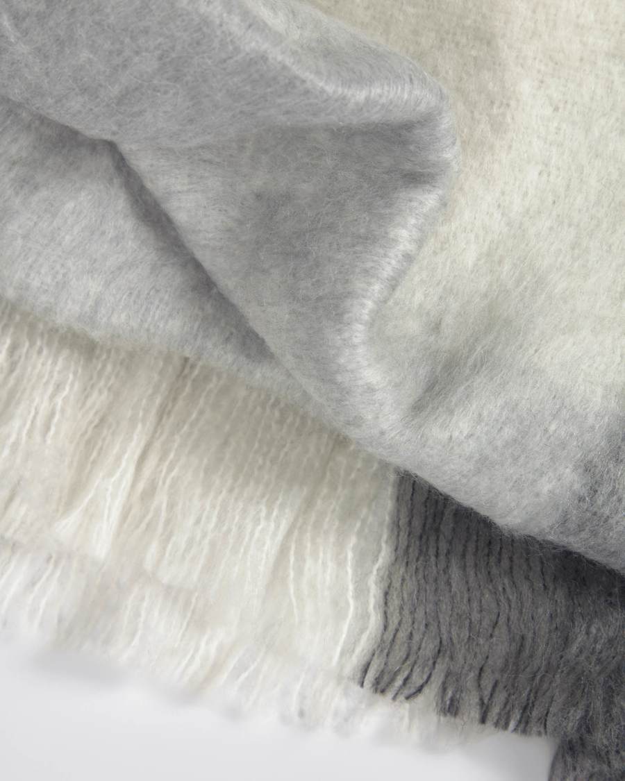 Catarina white and grey check blanket 125 x 150 cm