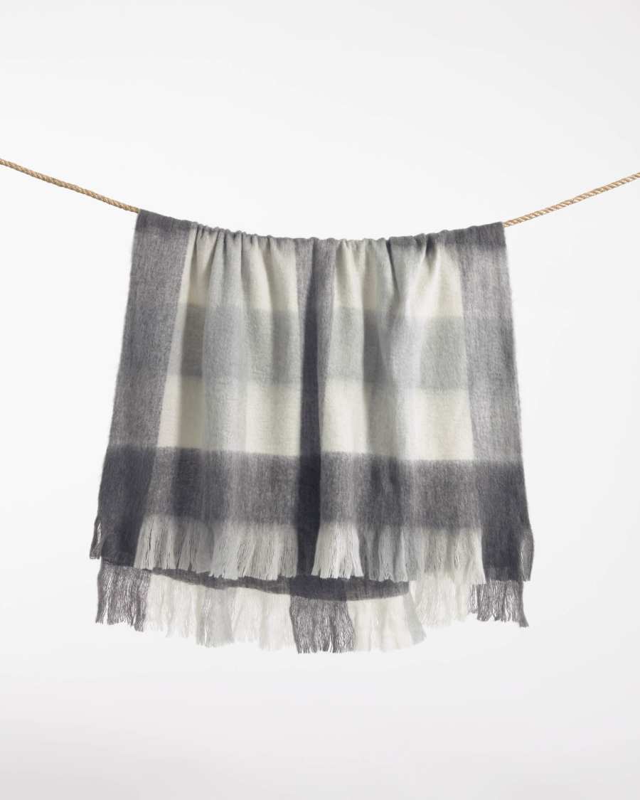 Catarina white and grey check blanket 125 x 150 cm