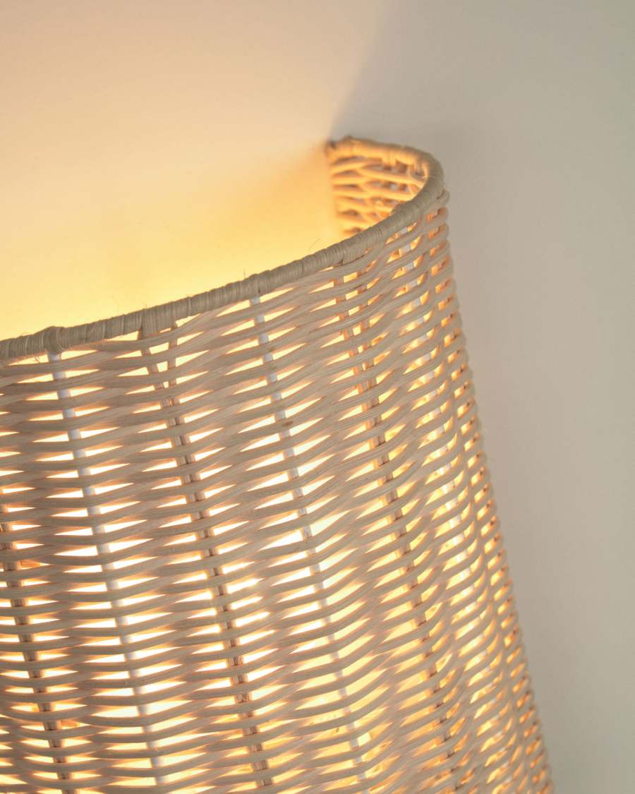 Kimjit Wandleuchte aus Rattan mit natürlichem Finish