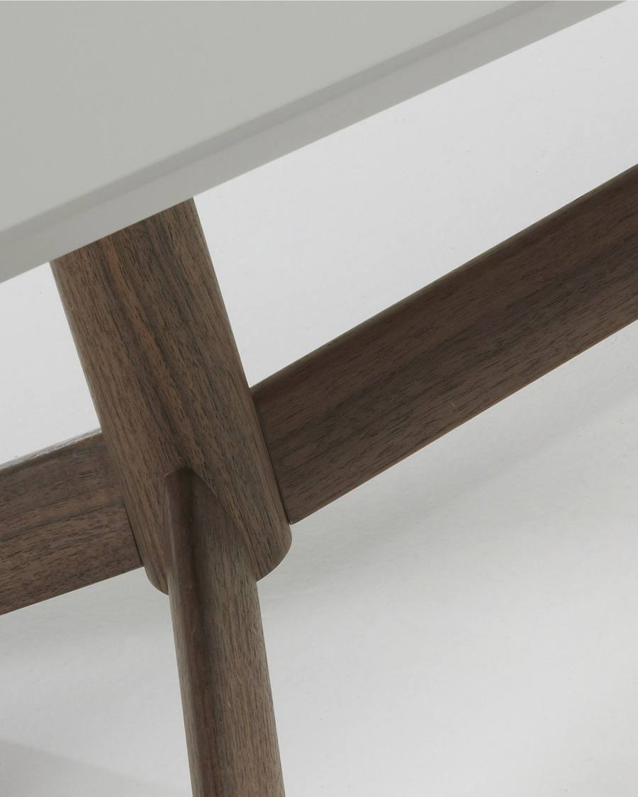 Tropid Couchtisch, Nussbaumholz und grau