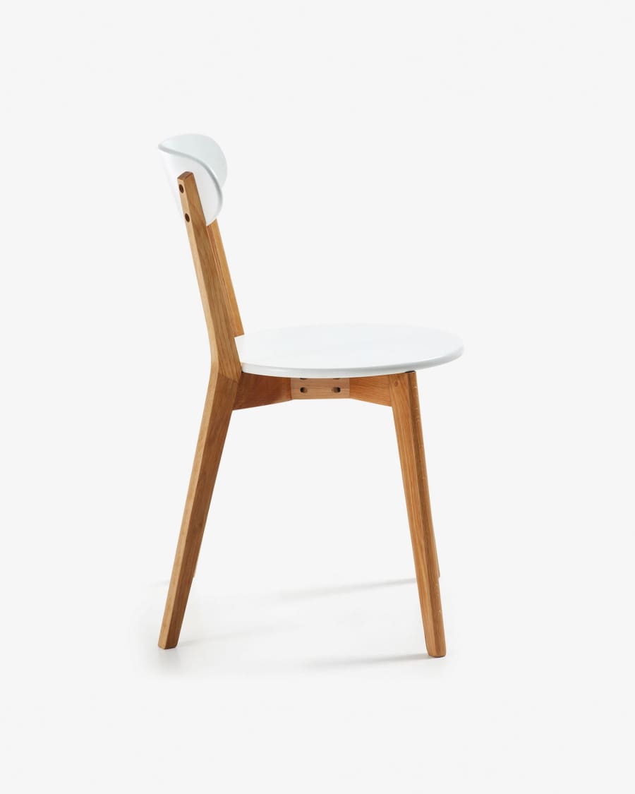 Areia white lacquered melamine and solid oak chair