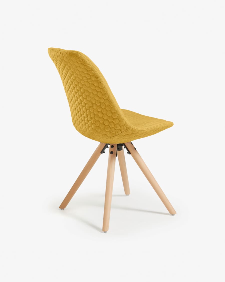 Ralf Stuhl senf mit gepolsterter Sitzfläche und Beinen aus massivem Buchenholz