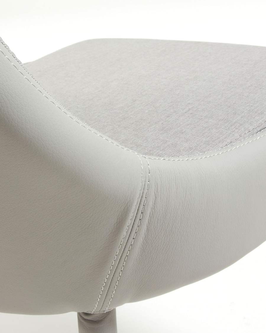 Stuhl Davi aus Kunstleder grau