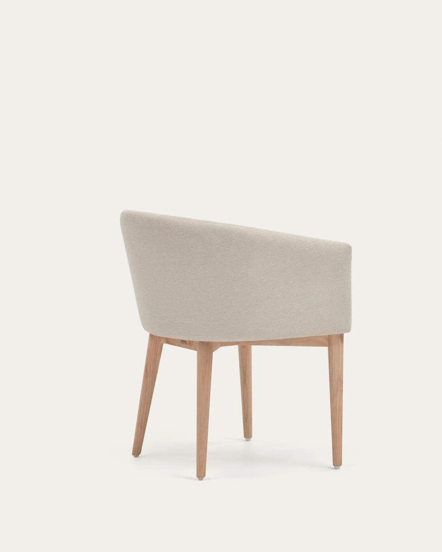 Sedia Harlan in ciniglia beige e gambe in legno massello di frassino