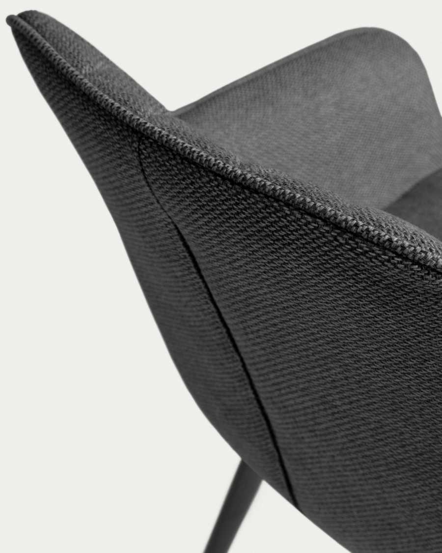 Chaise Amira gris foncé et pieds en acier finition noire