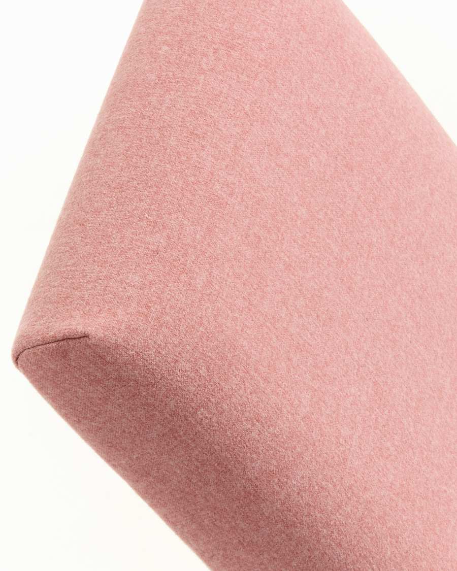 Silla Freda rosa y patas de madera maciza de haya acabado natural