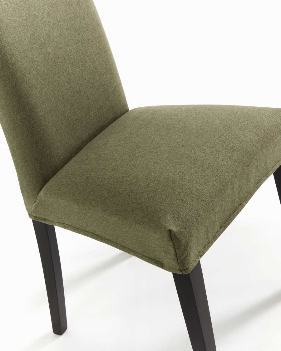 Freda Stuhl, grün mit schwarzen Beinen