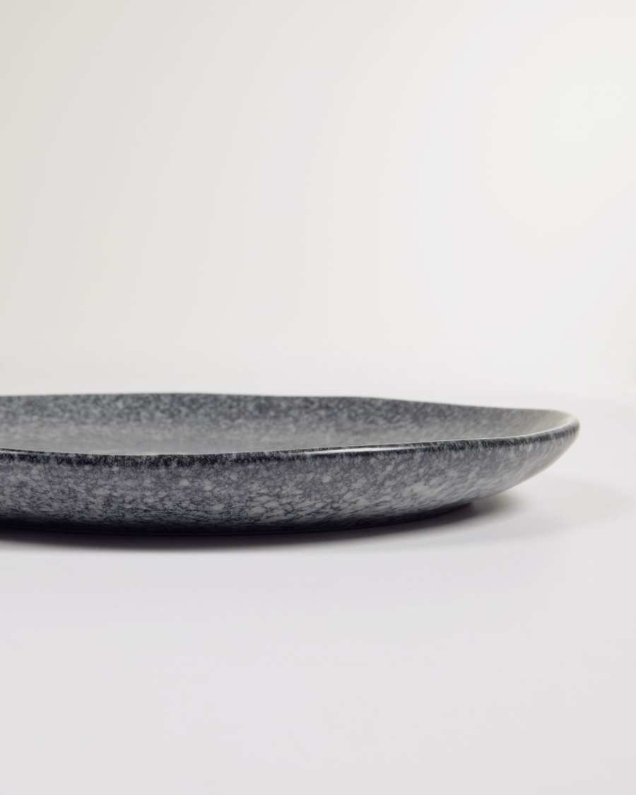 Airena flat ceramic plate in black