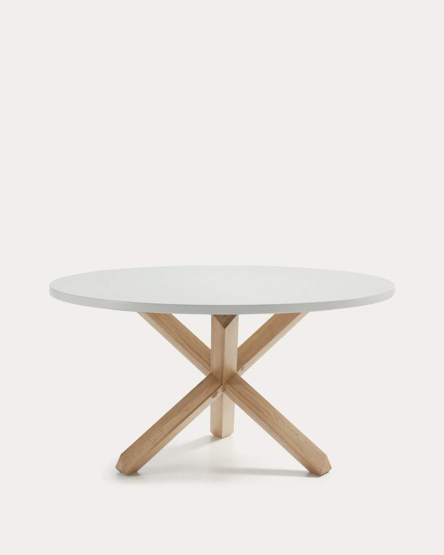 Tavolo rotondo Lotus Ø 135 cm in MDF laccato bianco gambe in legno massello di quercia