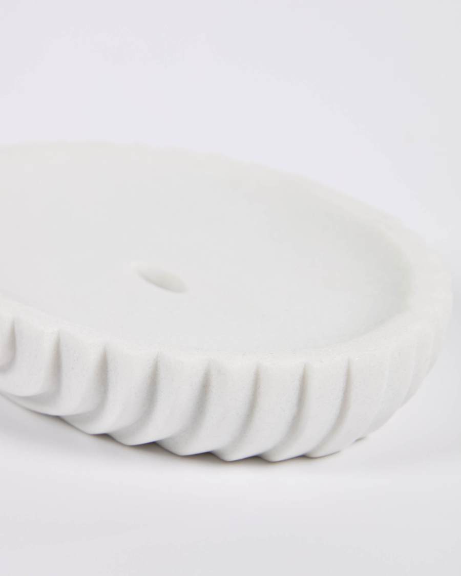 Ateneas white polyresin soap dish