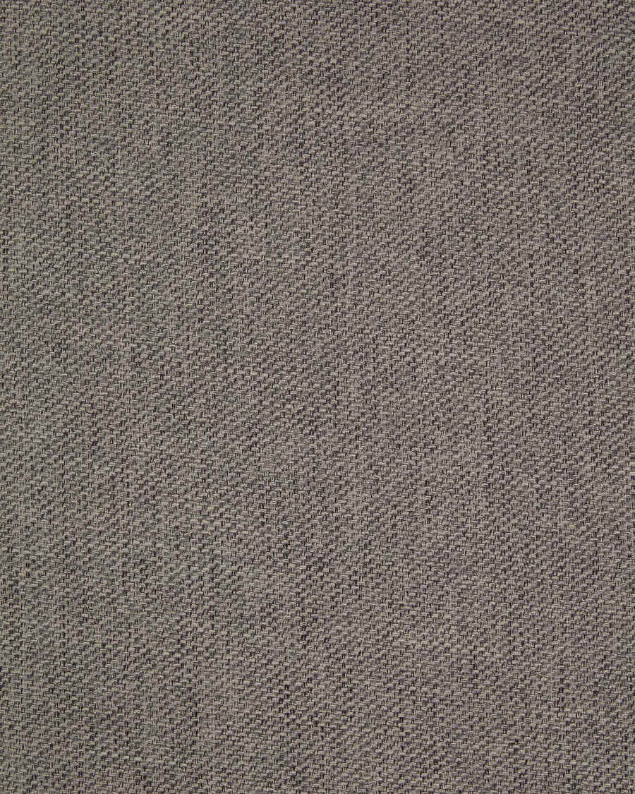 Cadira Konna gris clar i potes d'acer amb acabat pintat negre