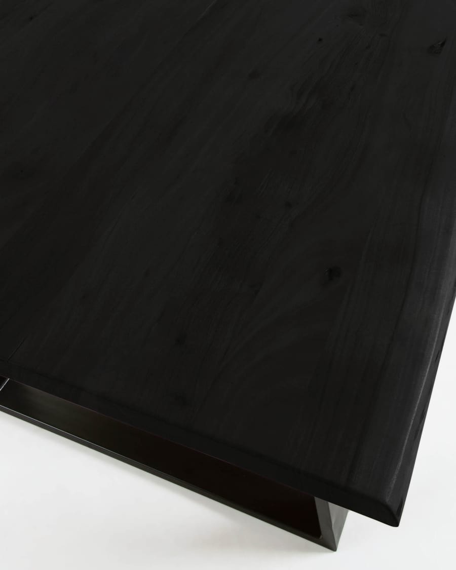Table Alaia en bois d'acacia noir et pieds en acier noir 220 x 100 cm