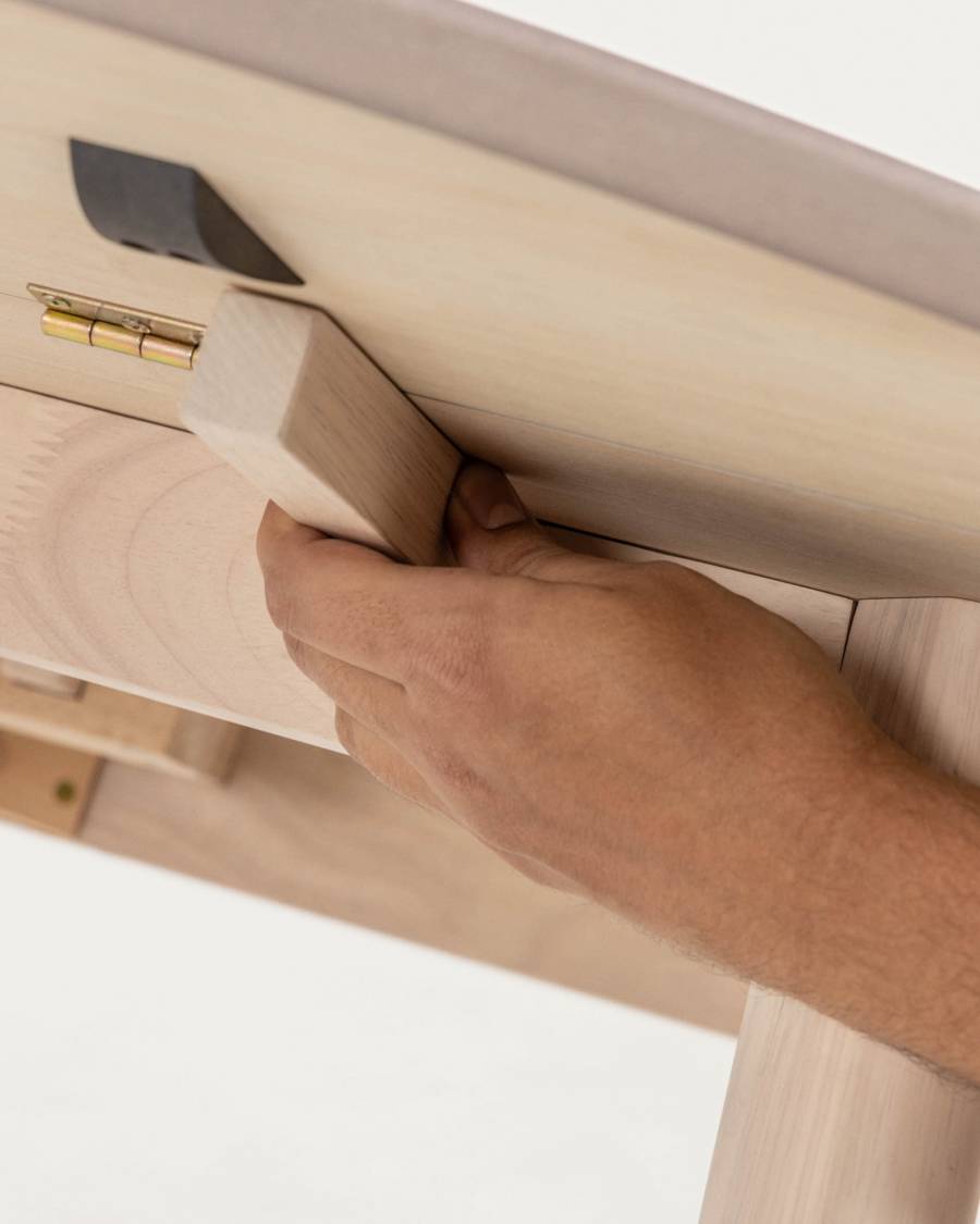 Table ronde extensible Maryse 70(120)x75cm contreplaqué de chêne et pieds en hévéa