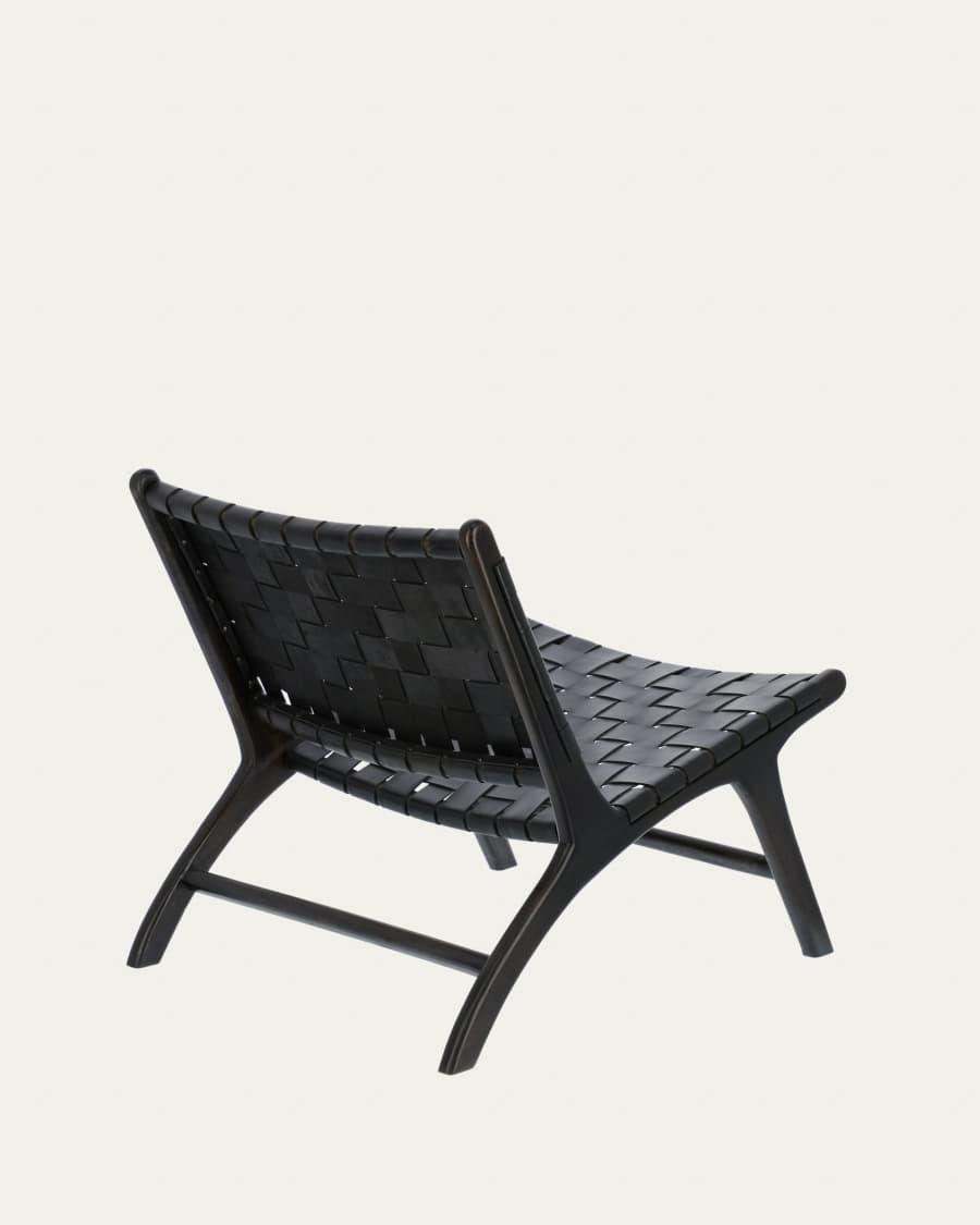 Butaca Calixta de pell y fusta massissa de mungur amb acabat pintat negre