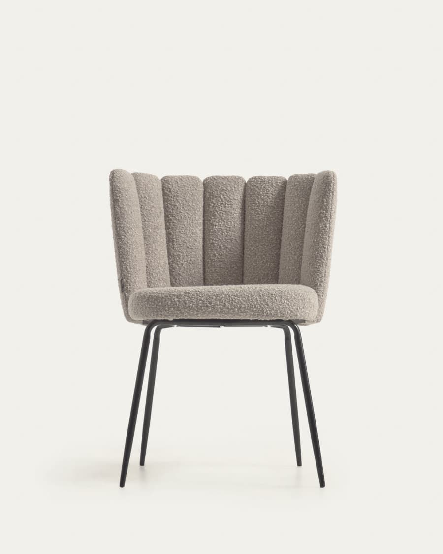 Aniela Stuhl mit hellgrauem Bouclé und Metallbeinen mit schwarzem Finish