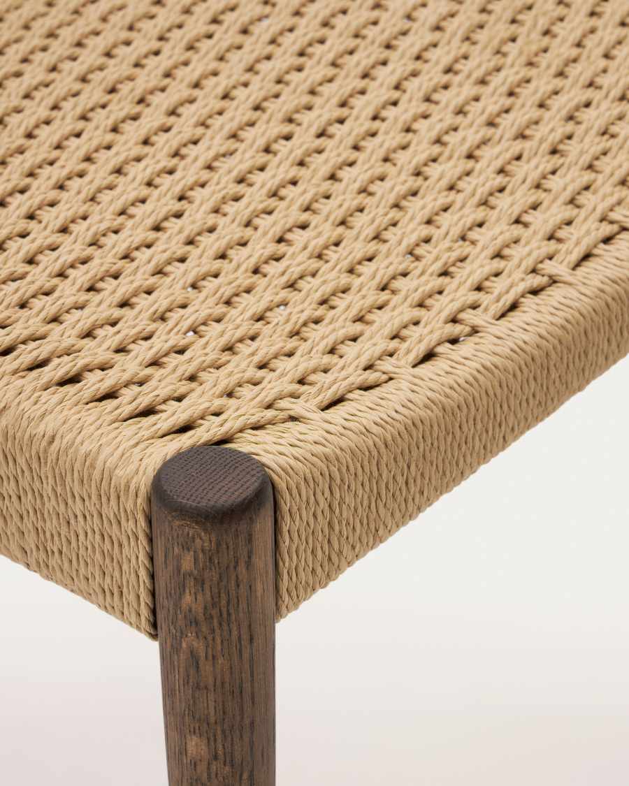 Sedia Analy in legno massiccio di rovere FSC 100% con finitura noce e seduta di corda FSC 100%