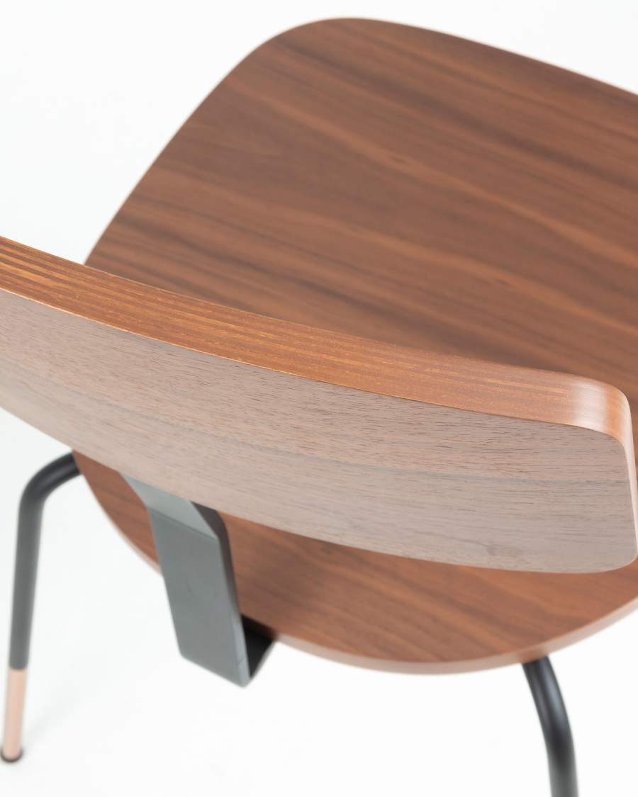 Sedia Oyaka impiallacciata noce e acciaio finitura nera e dettaglio rame