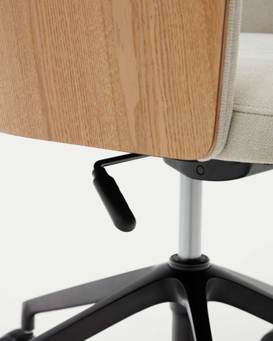 Sedia da scrivania Madai in ciniglia beige e impiallacciatura di frassino con finitura naturale FSC Mix Credit