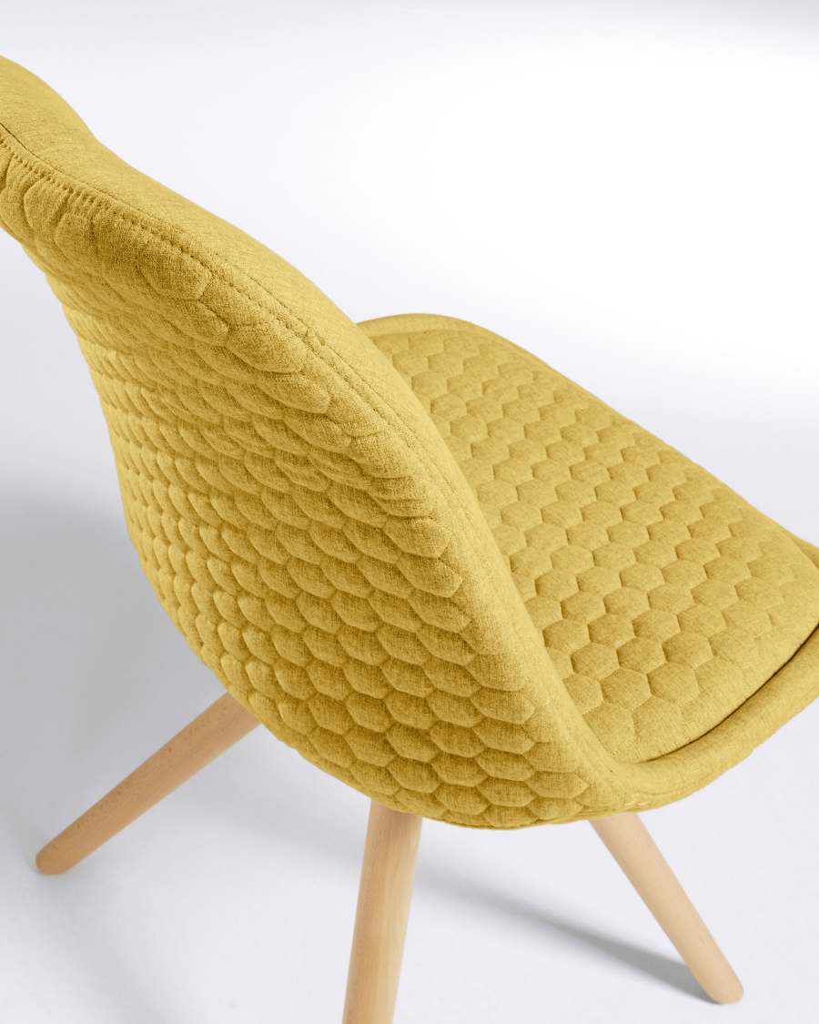 Ralf Stuhl senf mit gepolsterter Sitzfläche und Beinen aus massivem Buchenholz