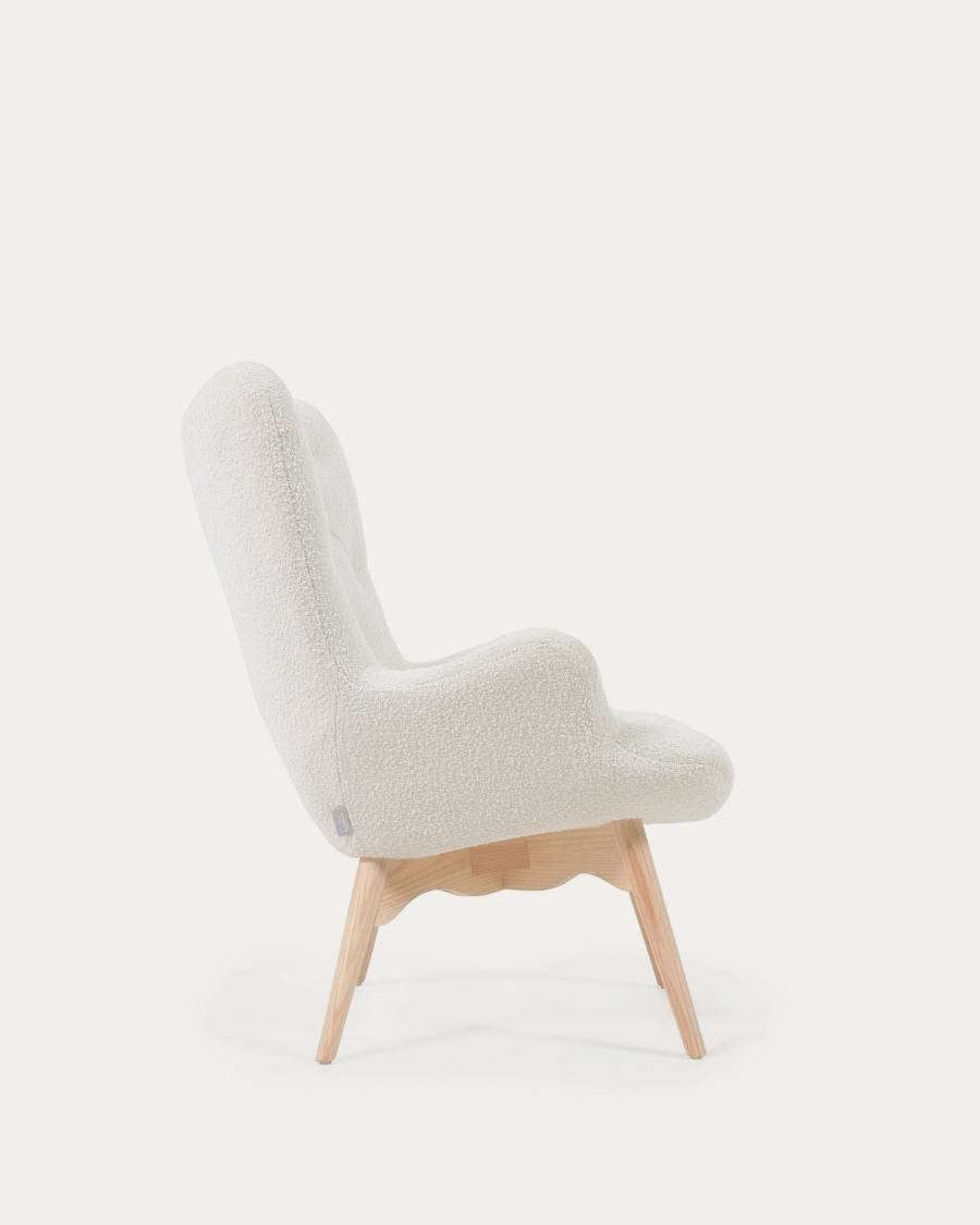 Fauteuil Kody en tissu bouclette et pieds en bois de hêtre