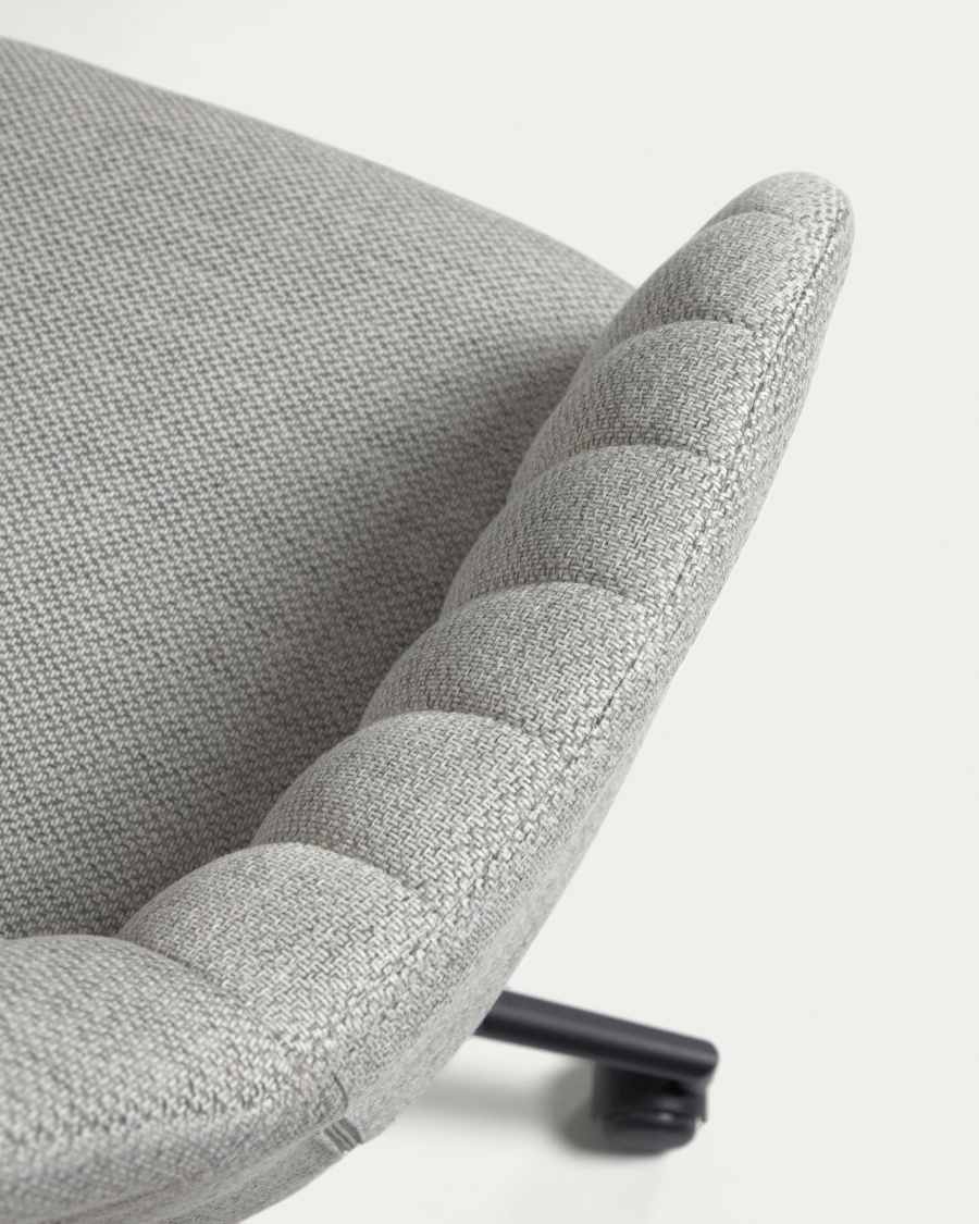 Madina light grey office chair and legs made of steel in matt black