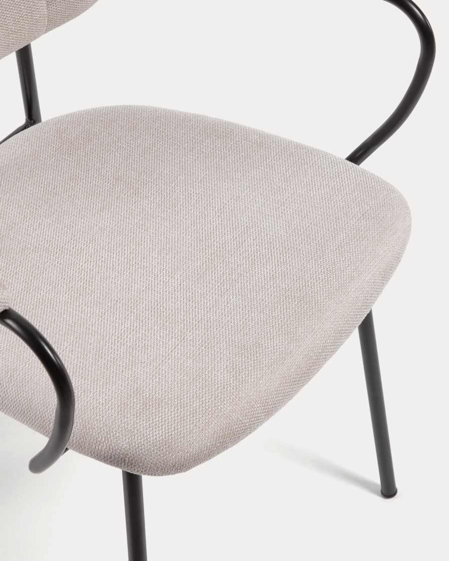 Auxtina stoel beige chenille en staal in zwart